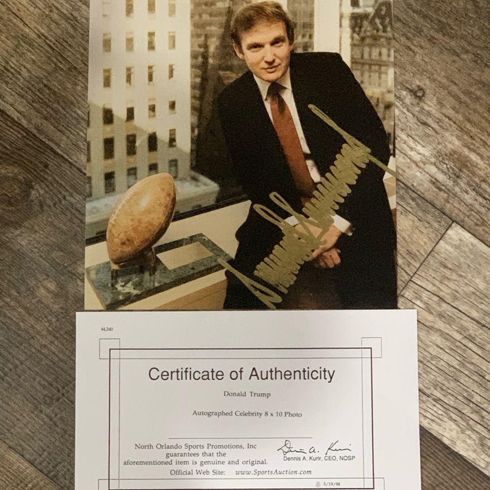 President Donald Trump autographed 8x10 photo